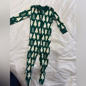 Hanna Andersson Forest Green and Cream Kids Footie